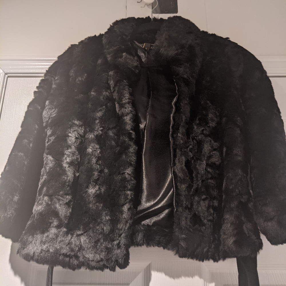 Faux fur three-quarter length sleeve jacket